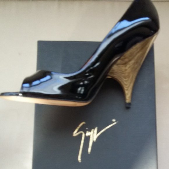 Giuseppe Zanotti Open Toe Heels - Picture 1 of 9